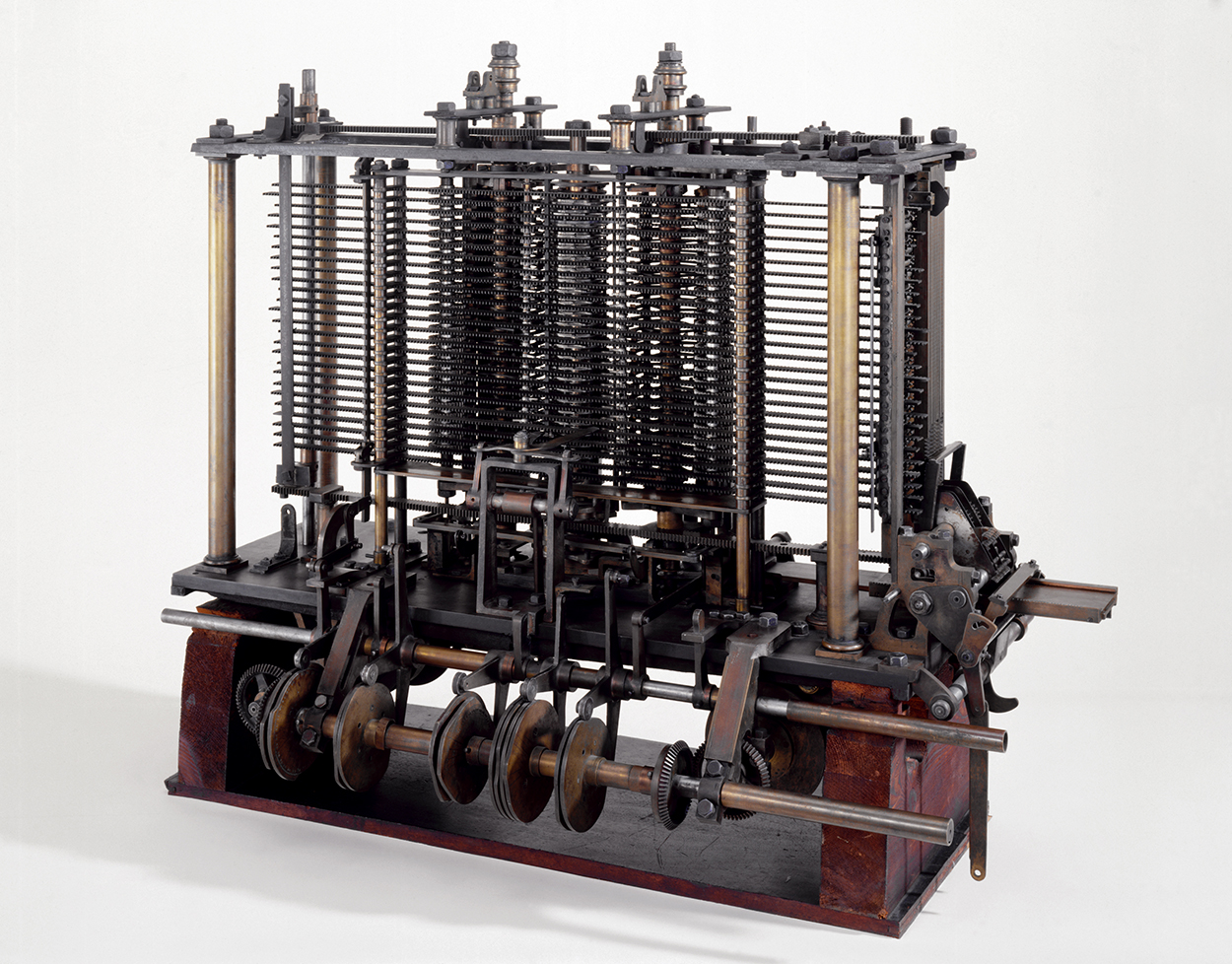 Аналитический двигатель (Analytical Engine) Чарльза Бэббиджа, находится в Музее  науки, в Лондоне с 1878г