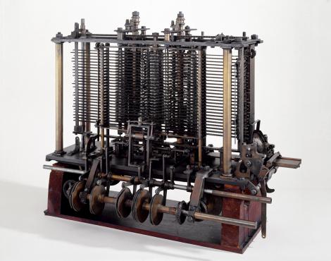 Аналітичний двигун (Analytical Engine) Чарльза Беббіджа, знаходиться в Музеї науки, в Лондоні з 1878р.